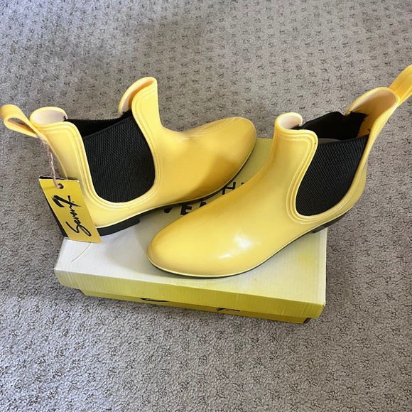Seven 7 Dover Bootie - Picture 1 of 2